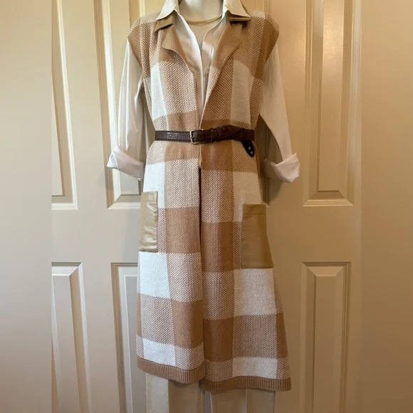 NWOT Tan and Cream Checkered Women's sweater long length vest. Size 24W - Picture 2 of 10